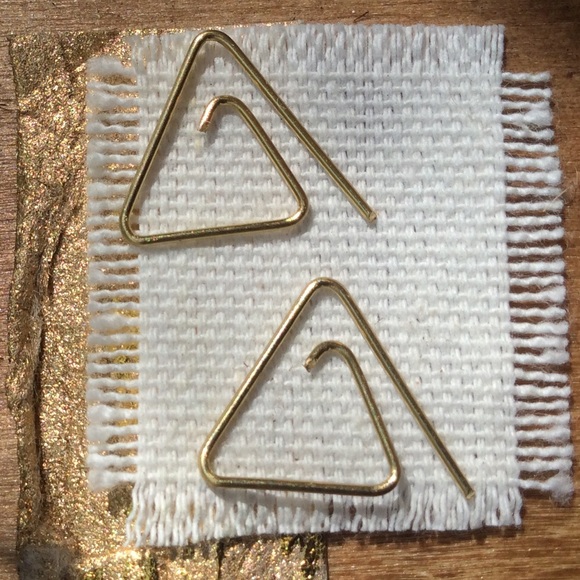 New Stylish tiny handcrafted Earrings Gold Finish - Picture 4 of 8